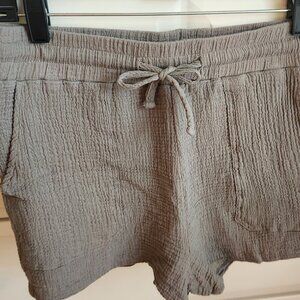 Shorts (Cisono size M)